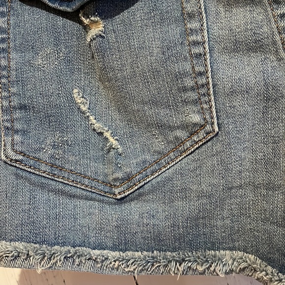 Express Distressed Jean Shorts - Picture 11 of 11